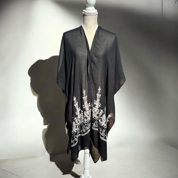 🌻Jessica McClintock Black & White Embroidered Semi-Sheer Cover-Up One Size - Picture 1 of 9